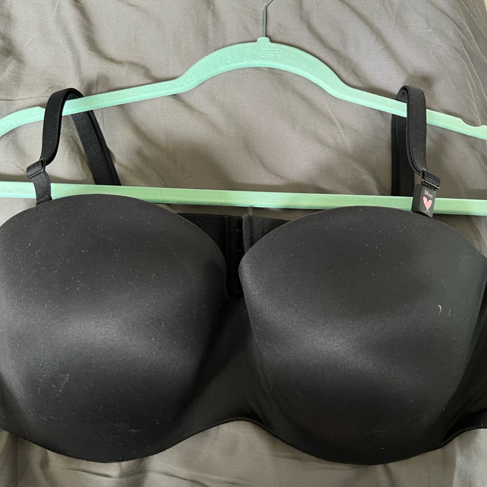 NWT Victoria’s Secret - Body by Victoria 38DD bra